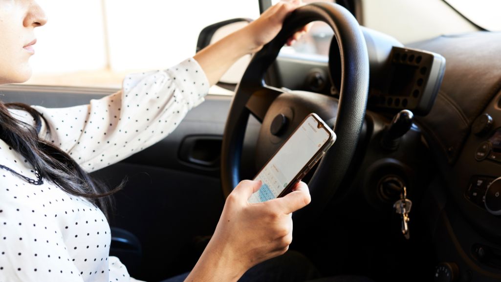 distracted driver causing accident needing sugar land car accident attorney