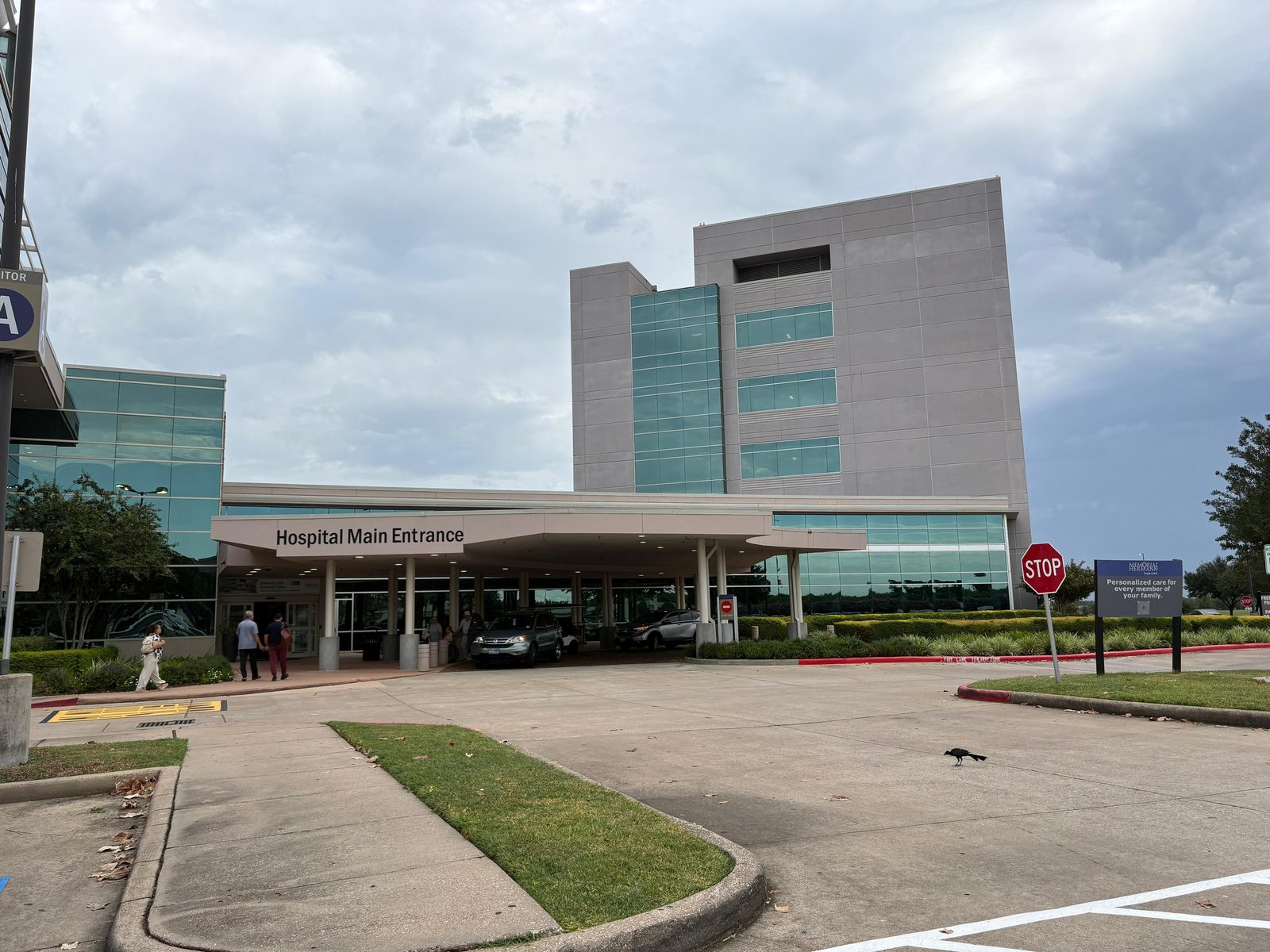 Main entrance of Memorial Hermann Sugar Land hospital on the Grand Parkway, Sugar Land, Texas